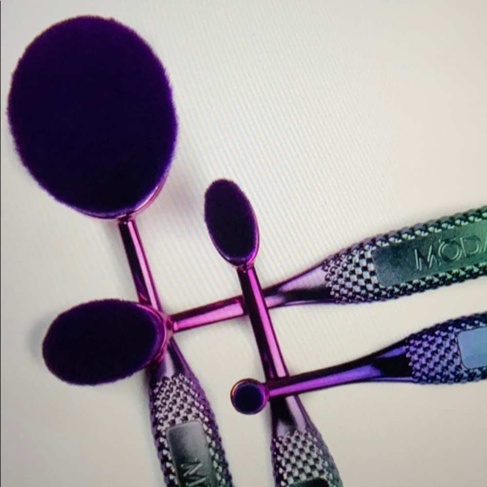 Makeup brush kit - Picture 3 of 6